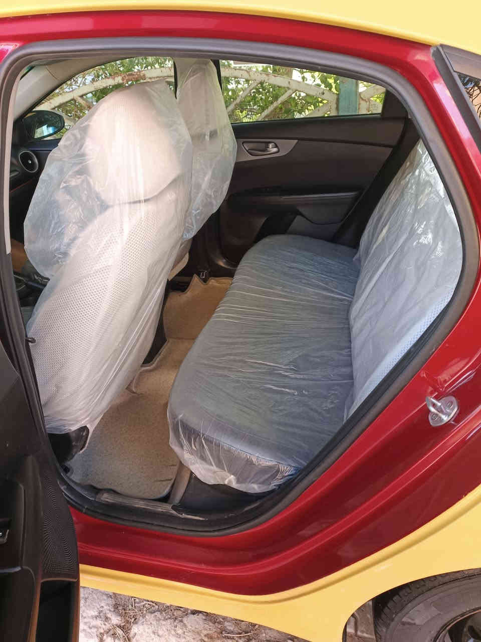 سلام عليكم كيا فورتي موديل 2019 سياره جديدة وجاهزة عله اخر حبايه باتري دوشمه عامه حته سفاري مكينه 2000 محد لاعب بيهة عشركه كلوب مابيهة طافي كير ايتي سياره جديدة شكد متصور حادثة كدامك بدون دواخل خلاص سياره اصفاحهة موس السعر 148وبيهة حك جيتك العنوان الحرية الدولعي رقم الهاتف ***********او***********
