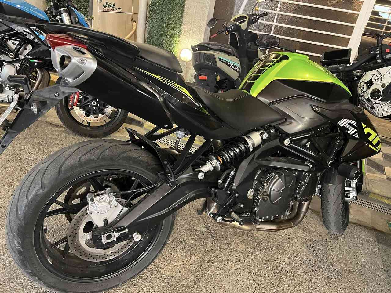 السلام عليكم دراجه بنلي مكينه 600 رقم و سنويه الدراجه ماشيه قليل اخت الزيرو النضافه كدامكم السعر
 المطلوب 70 ورقه و بيها مجال 💵 
مكان بغداد منصور 🏡 
رقم تلفون ☎️***********
