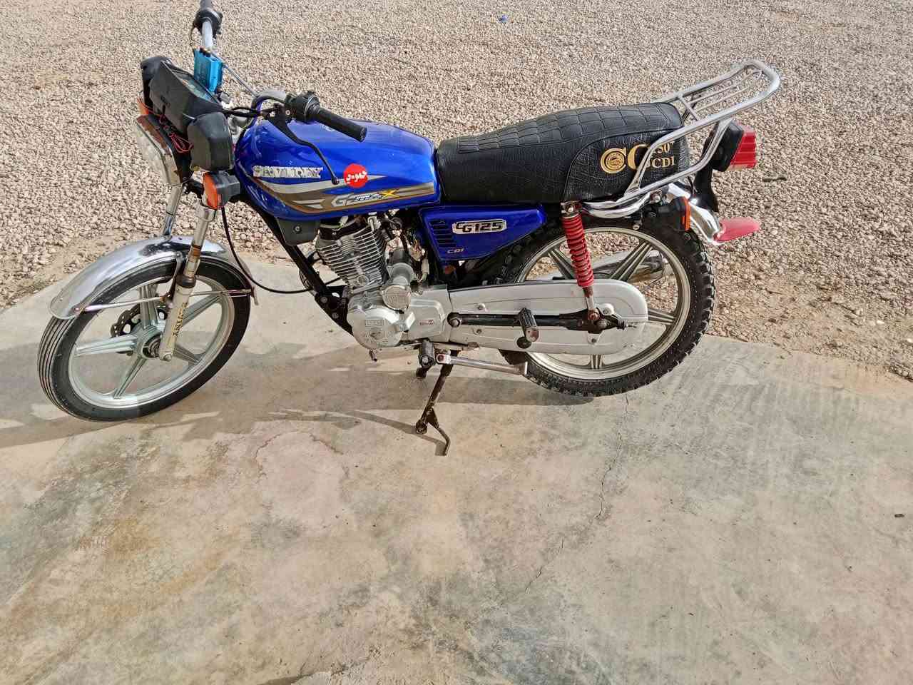 دراجة لبيع سيفان موديل 19حلو وراق كارتونة كهربايات كلة شقالة سعر 320لمكان سد حمرين ***********
