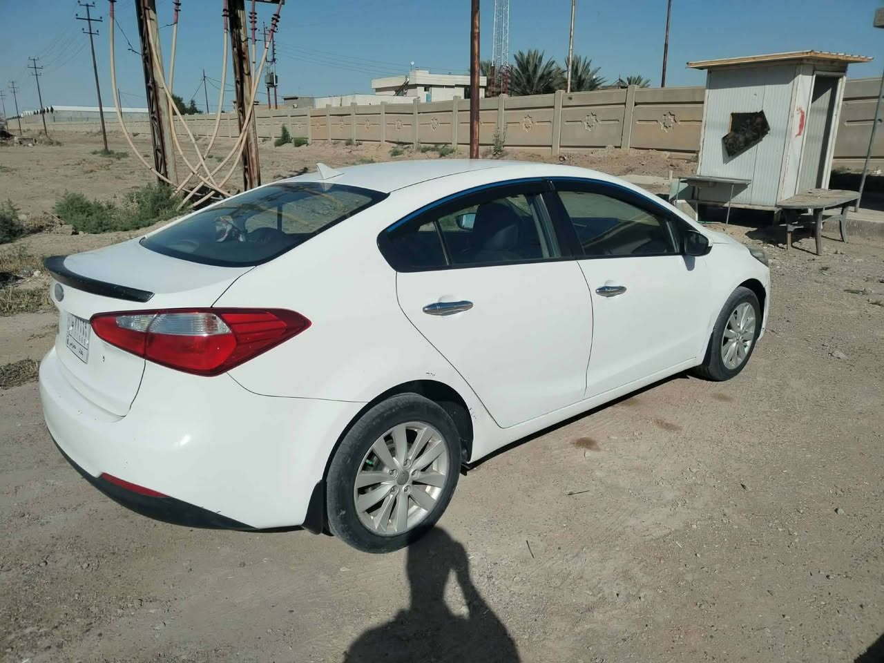 سلام عليكم للبيع كية سيراتو ٢٠١٤ بغداد
سياره كير محرك كفاله تبريد ثلج تدفئه شغاله
سنويه بأسمي لغاية ٢٠٢٨
بيها قطعتين باب السايق بي بارد والجاملق الامامي الايمن بي صبغ بسيط. السياره بدون فتح وتبدليل
 السعر ١١٨ وبيها مجال
مكانها بغداد اليوسفيه ***********
