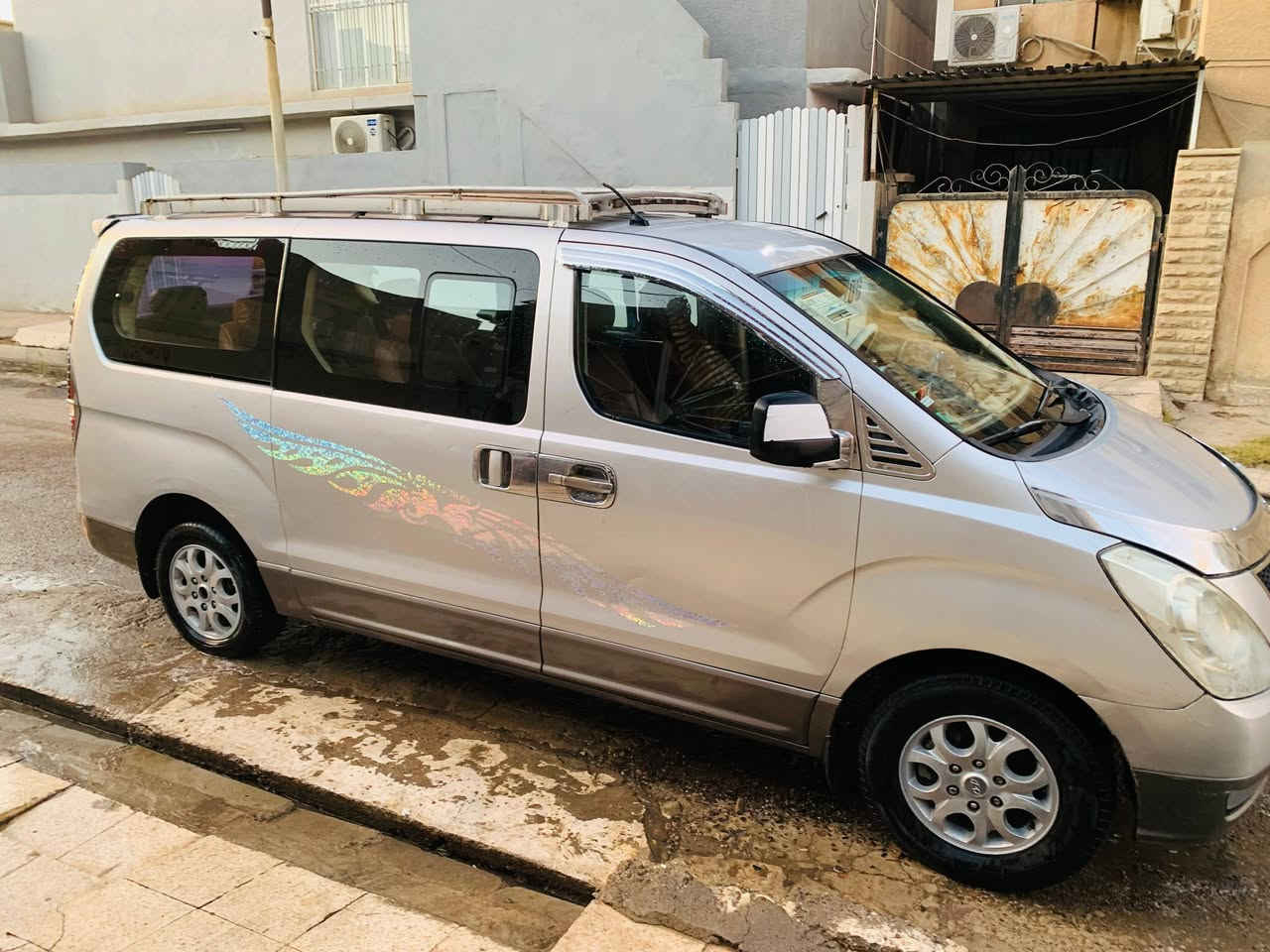 السلام وعليكم ستاركس للبيع موديل 2008 كير توماتيك استيراد خاص أربعة دسك كشنات جلد متحرك سياره حيل نضيفه وحلوى رقم كركوك باسمي السعر 138 مكاني الموصل 
***********
***********
