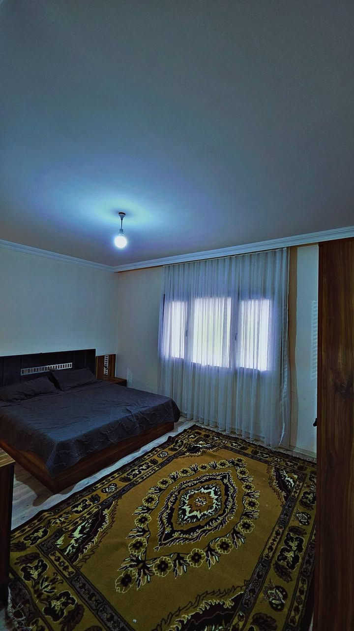 شقة مؤثثة للإيجار في مجمع روزَ ستي –في قلب مدينة دهوك
✨ شقة مؤثثة بالكامل وجاهزة للسكن
⚡ خدمات متكاملة وكهرباء متوفرة 24 ساعة
واجهة واطلالة مميزة على جبل زاوا 
📞 للحجز أو الاستفسار:
واتساب / اتصال
📱 ***********
📱 ***********
