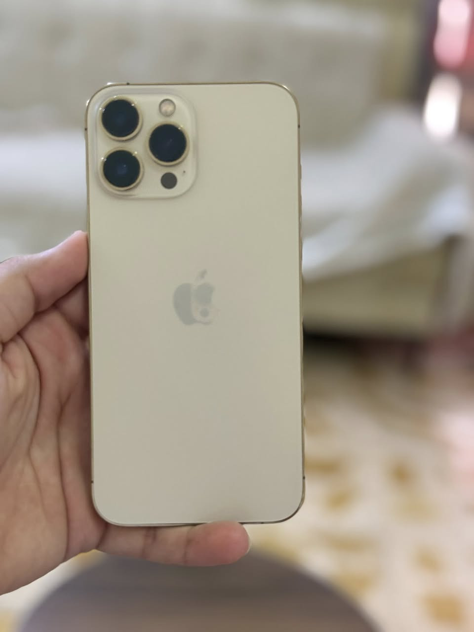 السلام عليكم 13pro max         ذاكره ١٢٨   بطاريه 83 الجهاز بلادي نضافته 100/100             الدوانيه قضاء الشاميه.   ***********. سعره ٦٨٠   مع الكارتون والكيبل
