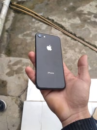 ايفون ٨ • مستعمل • اكلود مقفل