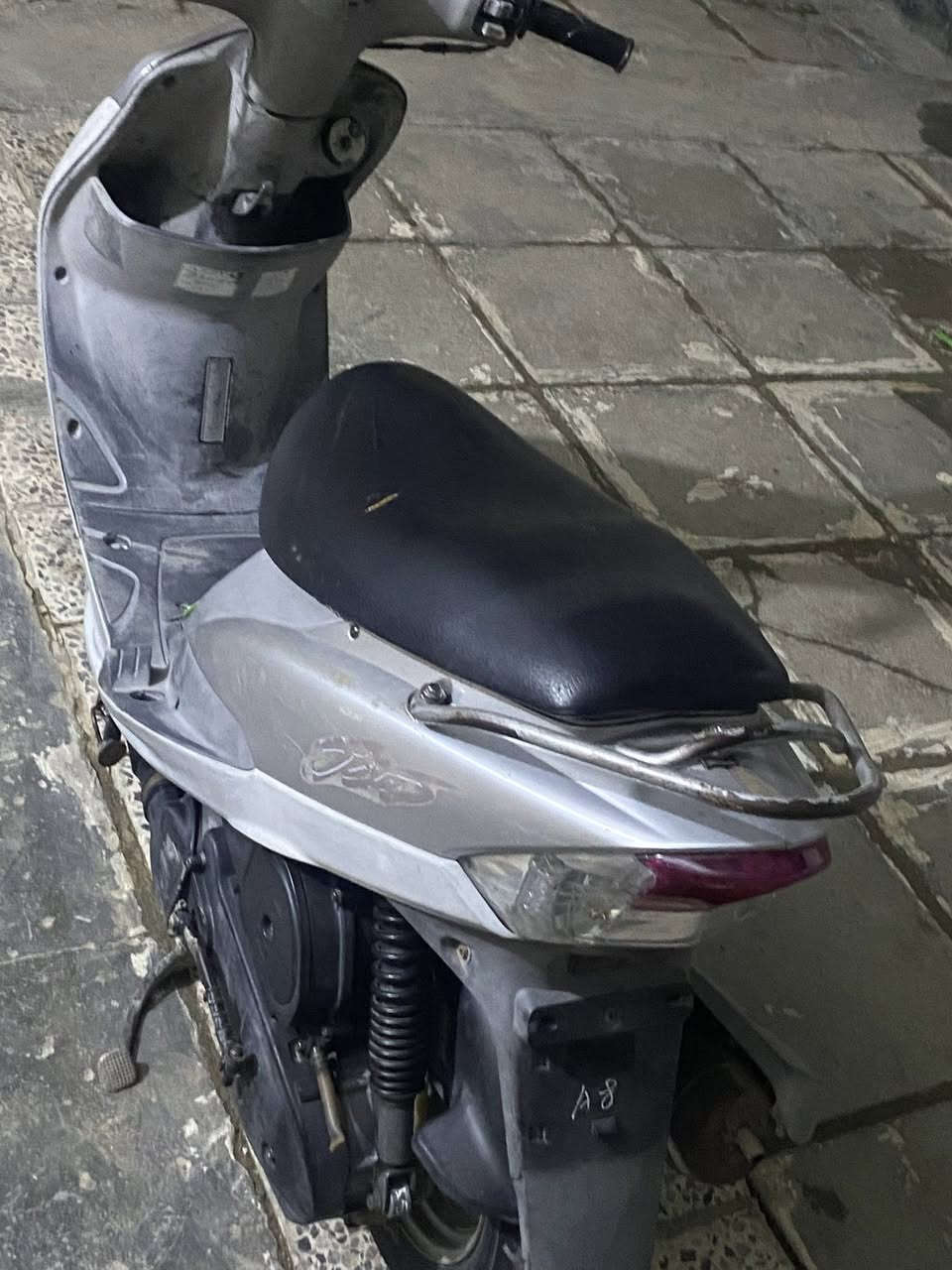 سلام عليكم ماكس منغولي كفاله عامه من كلشي دراجه مصارله هواي من طالعه من حاويه برغي مامفتوح بيه نضافه فول سعر خاص  رقمي ***********
