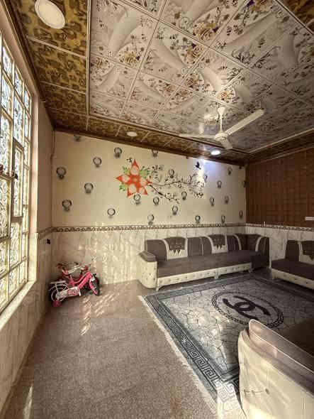 السلام عليكم ورحمة الله وبركاته 
.دار سكن للبيع..
المساحه 150م
..طابو زراعي عراقي اصولي مكاتبه وكاله نسخه من طابو 
...
يحتوي البيت على غرفه وصاله ومطبخ.وديوان وكراج سياره. وصحيات داخلية وخارجية...السطح ايزوكام....
..
العنوان ابي الخصيب الصنكر قرب جامع صنكر. 

..السعر 60 بي مجال 
..للاستفسار ***********. سجاد المالكي
