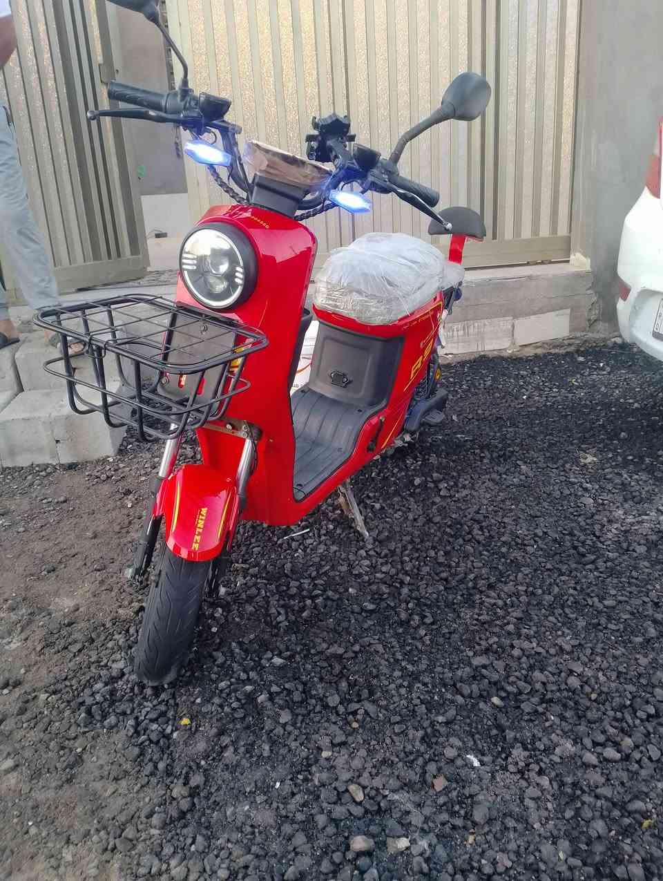 سلام عليكم  دراجه شحن نوع R9مديل 2024الدراجه كلسي بيهة شغال نقصهة قبق ابلاستك مال شاشه باتريات ليثيوم اخير اصدار السعر 450 وبيهة مجاي قليل العنوان بصره ابو الخصيب  شارع سيد حامد رقم الهاتف ***********
