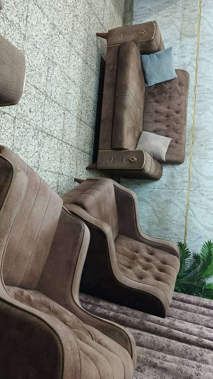 تخم 7 مقعد💺 نضيف جدا اي ضرر مابي ثكيل تسكام سعر ,,200,,بي مجال مكان لبياع *********** يوجد واتساب
