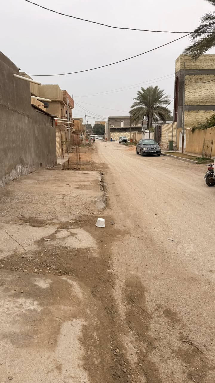 بسم الله الرحمن الرحيم 
يعلن مكتب الرنين للعقارات 
عن توفير (دار طابو صرف للبيع )
📌الموقع حي النصر الاول  قريب المدرسه  
📌المساحه ٣١٢ متر 
📌البناء طابقين 
الطابق الاول بناء طابوك / سقف صب 
يحتوي على
🔸استقبال 
🔸صاله 
🔸غرفتين نوم 
🔸حديقة/كراج 
🔸صحيات داخليه وخارجيه 
🔸مطبخ 
📌الطابق الثاني 
بناء طابوك /سقف عكاده 
يحتوي على 
🔸 غرفتين نوم سويت 
💵السعر (١٢٥ مليون قابل للتفاوض)
للاستفسار والطلب زيارة مكتب الرنين 
او الاتصال 
***********/مرتضى
