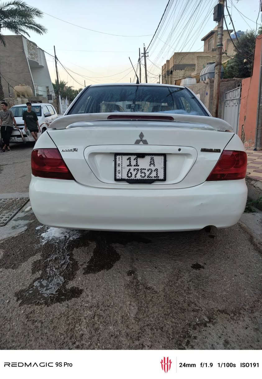 السلام عليكم 
لانسر موديل 2008 مكينه 1300  بيه قطعه صبغ بلجاملغ الامامي الايسر السياره بلاديه من الدعاميه للدعاميه ماعدا الجاملغ الامامي وشويه الجاملغ الخلفي بي صبغ قليل رقم تلفون *********** السعر 67 $وبيه مجال بغداد الكماليه
