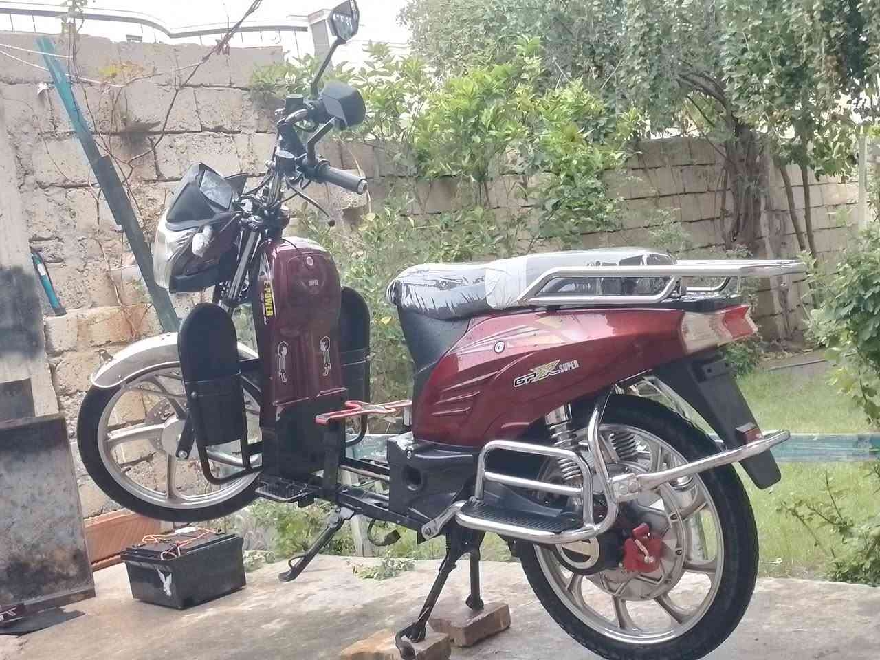 السلام عليكم 
هارلي شحن من شركة E-power 
موديل 25 بطاريات 5 قبل شهر شديتهن عالفحص 
نظام بك رجوع للخلف 3 سرع لايت عالي وناصي هورن اصلي بريكات أمامي وخلفي فج الأصلي نوعية درجة أولى مستخدم قليل الدراجة كلها بعدها عالفحص 
سعرها كلش مناسب 
عنواني بالتاميم بالدواجن 
***********
