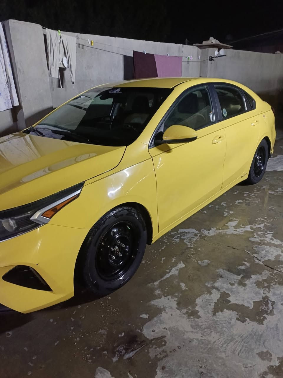 كيا فورتي للبيع 2023 حادثها جاملغ الايسر والخلفي الايمن سياره خير من الله مكفوله كير ومكينه واكسل السيارة نص فول السياره كلشي شغال بيها منظومه غاز و منظومه زنون السياره ب اسمي تحويل ثاني يوم مصفر هيئة وغرامات ***********
