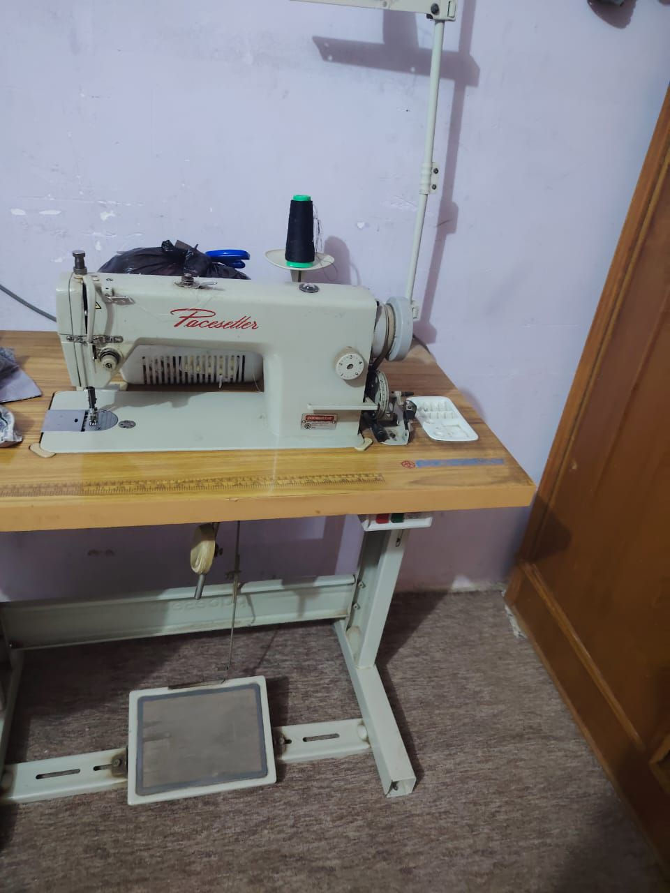 مكينة رجالية اصلية  استخدام شهرين نضيفة كلش  اي ضرر مابيهة سعر٢٥٠ وبيهة مجال مكان حي الفرات


**إذا كنت صاحب هذا الإعلان وتريد حذفه لأي سبب، رجاءا أرسل رسالة إلى الدعم الفني**