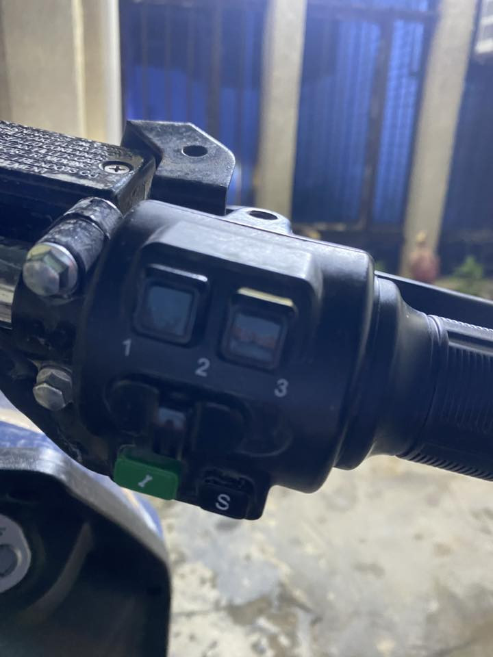 سلام عليكم دراجة سكنس جبلي ٢٠٢٥ دراجة تخبل وجديده مآخذها ب واحد وربع بطاريات وينلي ٦ بطاريات دبل ٣٢ امبير اشحنه اربع ساعات واطلع بيها تمشيني ٩٥ كيلو أربع سرعات مشالله شلعة طسه ناعمه دراجة كلش جديده مستعملها فقط ٤ اشهر تجي وشوف بعينك النظافه ملف ٢٠٠٠ نحاس حقيقي اصلي دراجة رايدها  ٩٥٠ وبيها مجال مكاني بغداد الغزالية شارع المركز رقمي بي واتساب ***********
