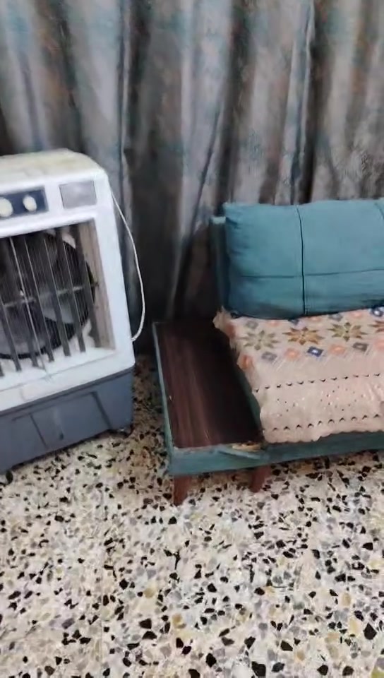 ديوان للبيع مكاني الحريه
الضرر مبين ورجلين مكسرات بس
سعره مناسب كلش


**إذا كنت صاحب هذا الإعلان وتريد حذفه لأي سبب، رجاءا أرسل رسالة إلى الدعم الفني**