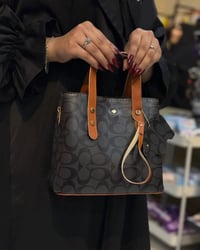 حقيبة وسط • تركية • توصيل