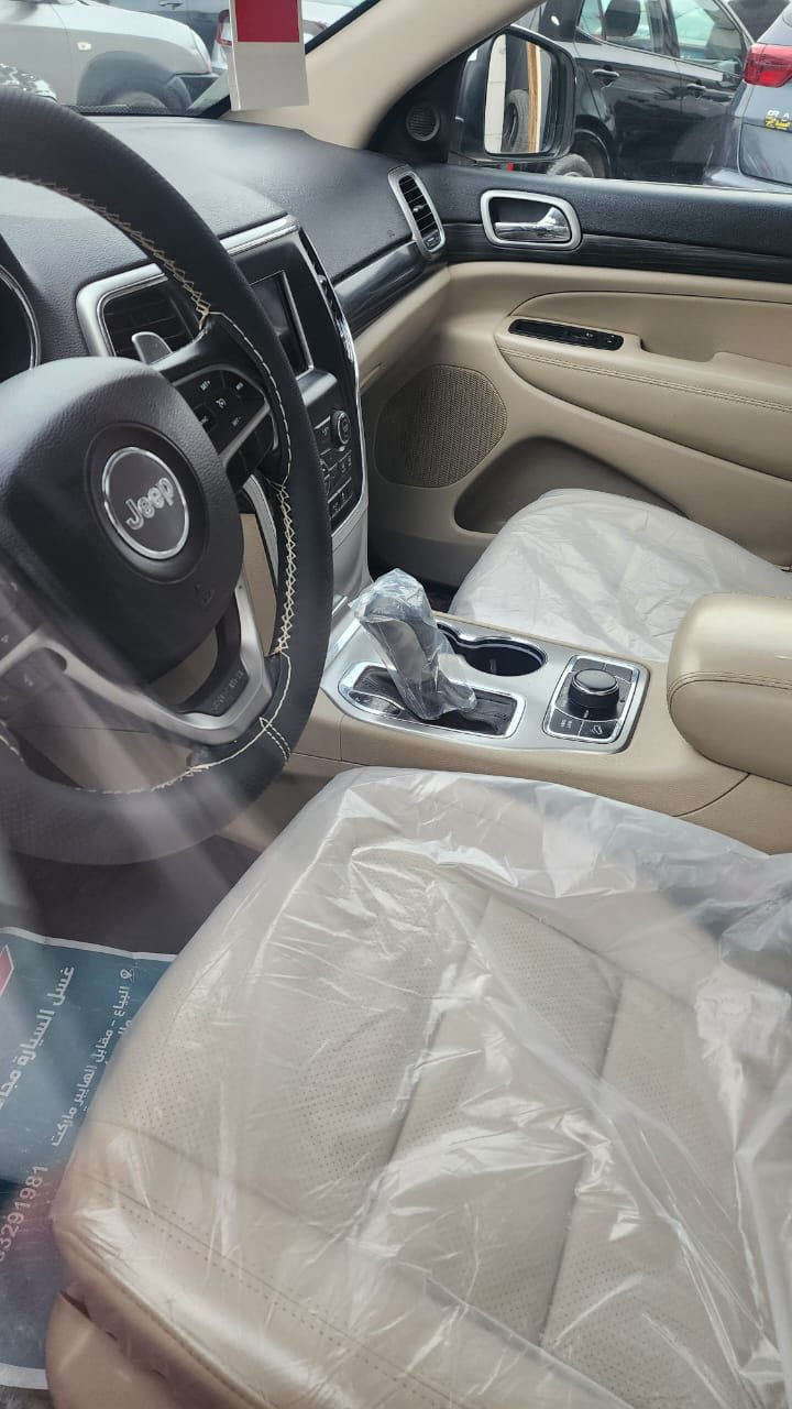 جيب لمتد خليجي موديل 19 فول مواصفات بدون حادث وبدون صبغ بيها بارد تصليح بكرت
السعر 250 ورقه 
***********
