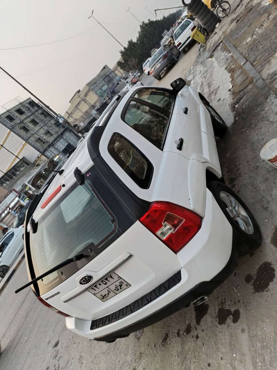 توسان ٢٠١٠ بيه بنيد مبدل والباقي كفاله السعر 120وبيه مجال *********** مكان النجف
