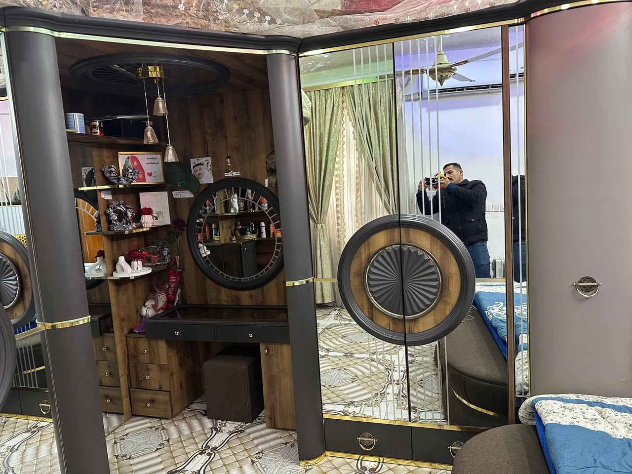 بيع مستعجل مستعجل جدا
اغرفه تركي للبيع كلش نضيفه وضخمه وتصميمه يختلف كلش حلوه ونازكه  سعره مليون و 700وبيه مجال ماخذينه ب 4 ملاين   المكان طويريج ام الهوه ***********
