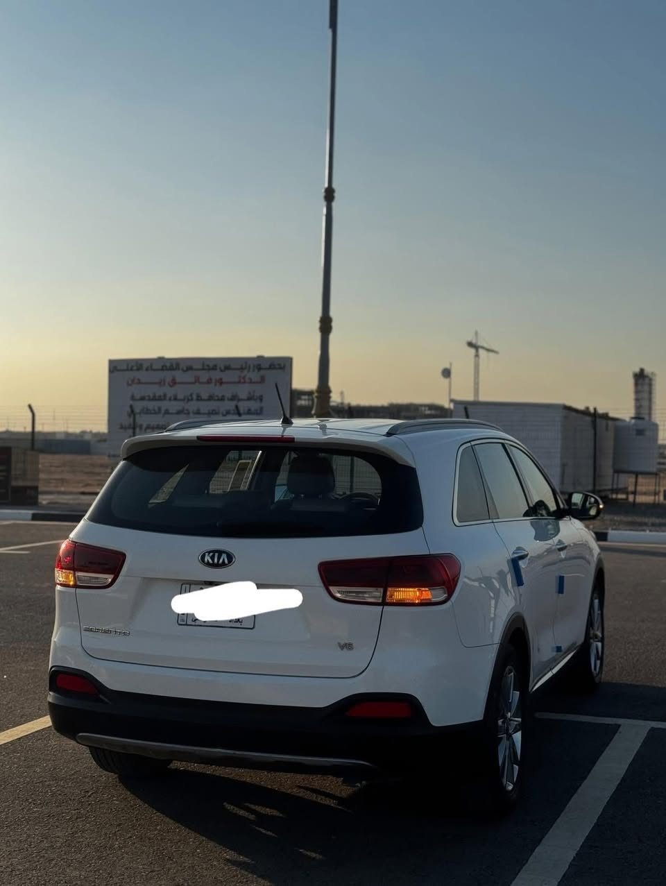 السلام عليكم
كيا سورنتوا 2016 
6 سلندر 3300 خليجية
فول عدا ( فتحة ) 
الملاحضات : باب الصدر + جاملغ الصدر وشبر من بنيد هذني صبغ + باب سايق شبر وشويه هم صبغ 
دواخل كله سليم ومابيها حادث قوي 
سونار مرفق هم
باقي السيارة من كير ومحرك وايرباك وكهربائيات كله سليم 
رقم بغداد تحويل يمي راعيها موجود كربلاء سيارة ( مشروع وطني) 
تخم تاير جديد
باتري جديد
دهن تبديل جديد هستوه 
سيارة تخبل ونضيفه و استخدام شخصي 
ماشية: 132 kmحقيقي
السعر اتصل وبيك خير وتدلل مكاني كربلاء 
***********
