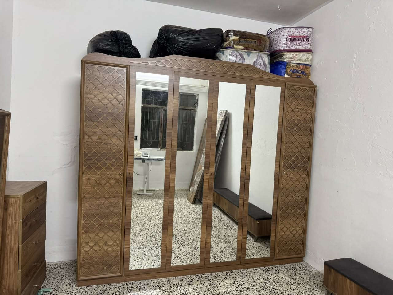 سلاو بو فرۆشتن لە هەولیر ٧پارچەیە زۆر قایم و توکمەیە زۆر کەم بە کار هاتوە نرخی ٦٥٠ هه زارو معاملە ئەگەر موشتەری مسج بکە .


**إذا كنت صاحب هذا الإعلان وتريد حذفه لأي سبب، رجاءا أرسل رسالة إلى الدعم الفني**