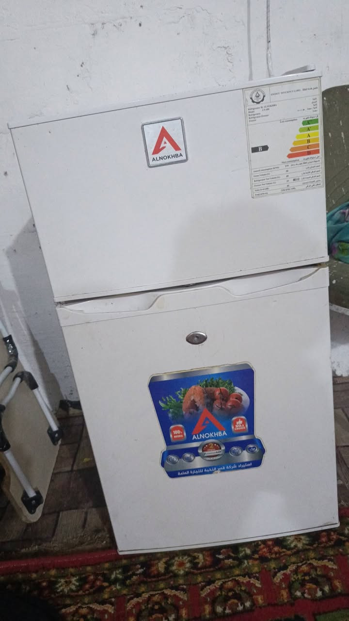 ثلاجات جدد حجم ٦ قدم سعر الوحده ٧٥ وبيها مجال شغالات فول وثلج ونضيفات حيل مكان المعامل رقم ***********
