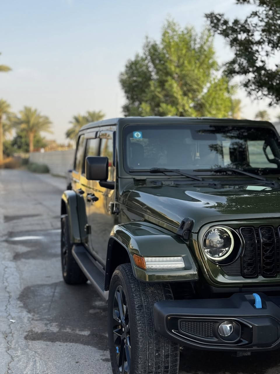 Jeep Wrangler  2022 صحاري  2.0L 4 plug-in
حجم المكينه : 2000 تيربو + هايبرد + بلكن شحن 
الشحن يمشيك 30 ميل
المسافه المقطوعه : ٢٥ الف ميل     
حادثها فقط الدعاميه الاماميه حسب  ماموضح بالصور  ايرباك ستيرن فقط      
رقم بغداد الدولي
1.قماره تتفصخ اصير كشف
2.بصمه 
3.لوكير
4.كشافات 
6.شحن خارجي
7.بك لايت لد 
8. شاشه
9.سستم صوت دمام خلفي + امامي 
10.لايتات زنون هايلوجين
11.كشنات جلد اسود بلادي 
12.سقف اسود بلادي 
13. تحكم استرين
14. ويل حجم 20
 السعر 260  وبيه مجال 
مكان السياره بغداد للأستفسار اكثر اتصل ***********
