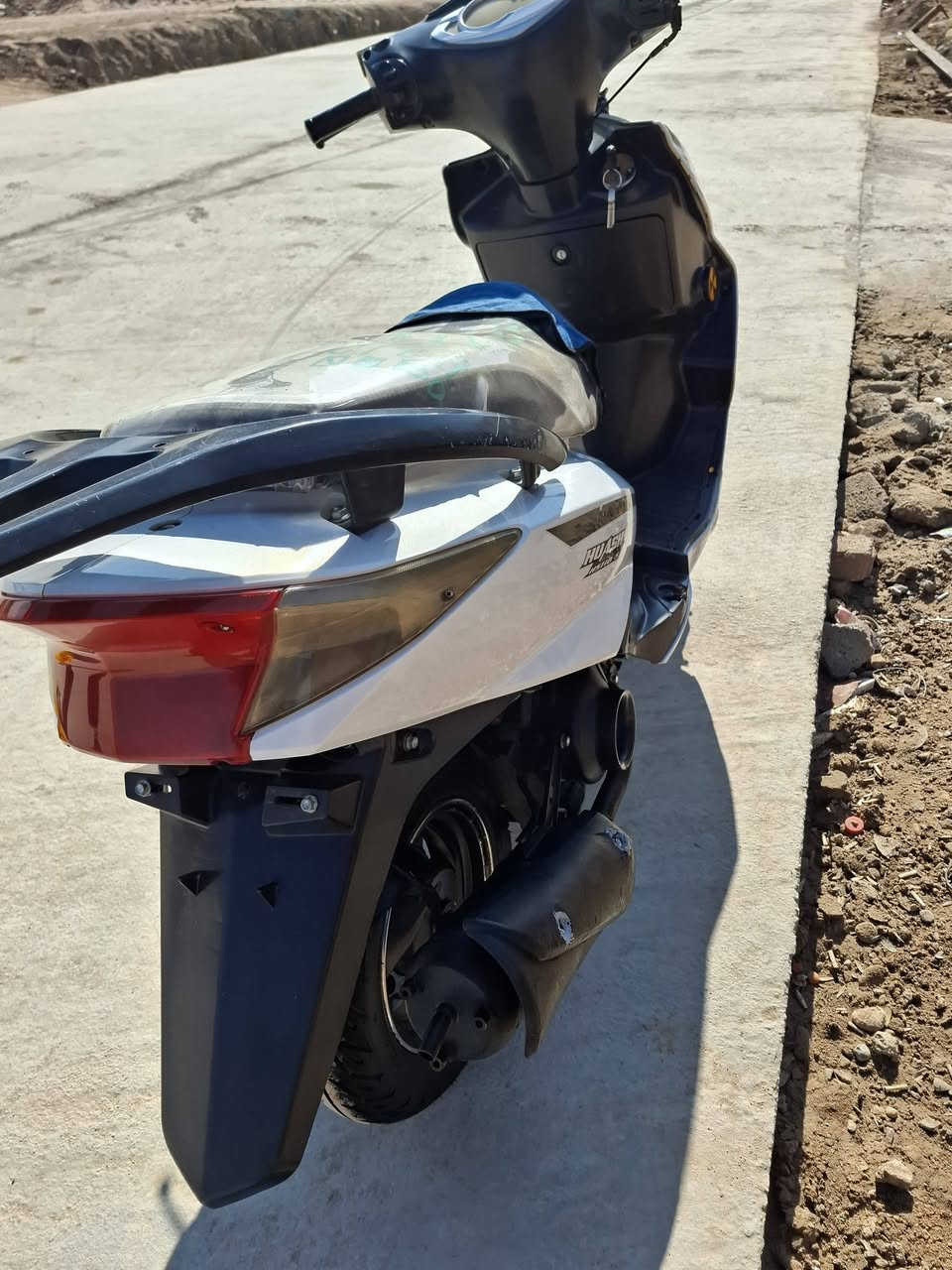 دراجه صيني مكينه مجفته وهسه بيها ضعف موديل 20
باتري ضعيف تشتغل هندر كهربائيات كلها شغاله السعر 250 
قضاء النصر ***********
