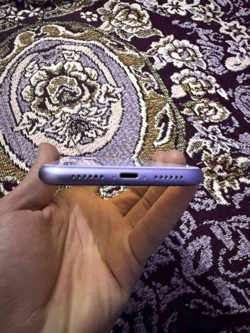 السلام عليكم 11 عادي لا مفتوح ولا مصلح نظافة 90 محدث اخير تحديث فيس ايدي شغال بطارية 🔋 72 للبيع سعرة 250 مكاني بغداد الزعفرانية رقمي ***********
