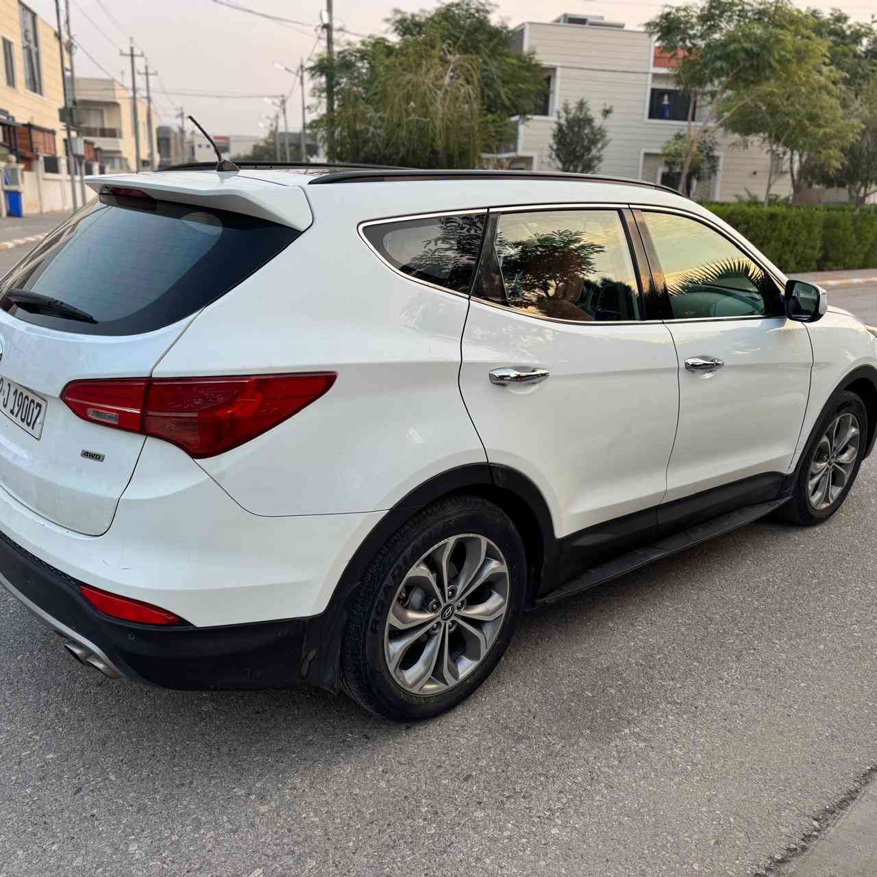 سلام عليكم سنتافي موديل 13خليجي داخل اصفر مكفول كفاله عامه فقط شبر صبغ اموضحه بالسونار ماشيه 220 كيلو
حجم المحرك اربعه سلندر مفتوح كازكيت شرط تبخير والصوت 
رقم اربيل سنويه هزه جديد باسمي 
فول مواصفات بانورما مري شفط كامره خلفي حساسات 
سبعه راكب 
ثلاث قطع تبريد 
خمسه ويل كب 
تخم تايرات صدر امامي خلفي جديد 
گير امبدل دهن وفلتر قبل شهر
مكاني ديالى السعر 149 
***********
