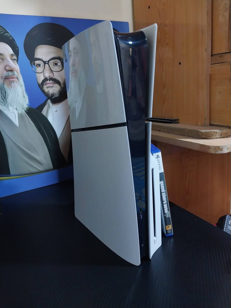 السلام عليكم
بلي فايف سلم نضيف 1 تيرا بايت اخو الجديد لوك ستيكر وياه الكارتونه الاصليه  نسخه القرص دبل جوستك

 + UPS  1500 ومع

  والبلي يجي  ويا كامل ملحقاته   

الرقم *********** للجادين فقط الرقم بيه  واتساب

السعر 850 قفله  رجاءً المو شراي لا يكسر بالسعر

العنوان نجف
