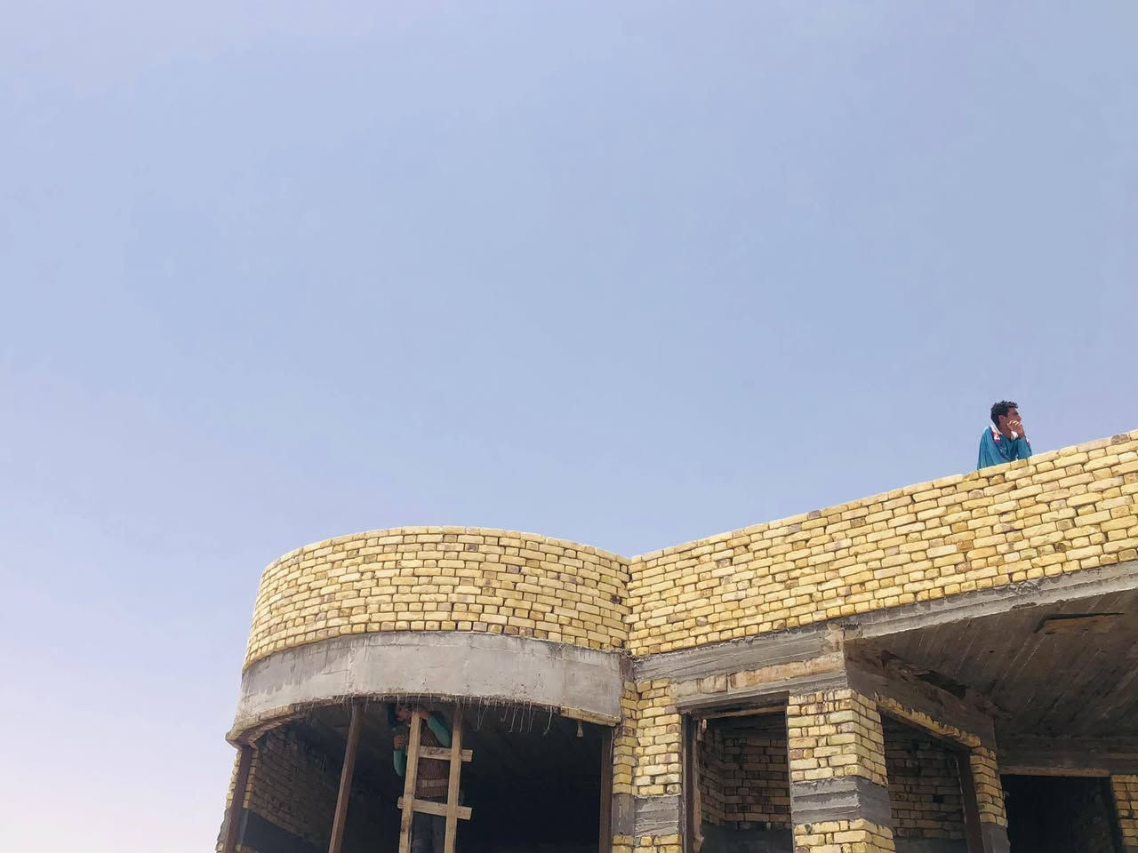 خلفه بناء مقطوعه وع الدبل
متفرغ حاليا ماكن السماوه 
***********
