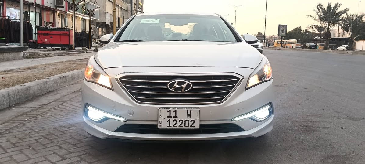 سوناتا وارد 2016 حادثها فقط دعاميه مال امريكه وبيه صبغات بلعراق موضحه بلسونر فقط بخ لامعجون ولا دواخل ولا اي برغي مفتوح شرط على سونر بسمي رقم جديد وهزه جديده سياره وضع شركه كامله من اي شي مكينه 2400جديده سعرها 130وبيه مجال ***********بغداد العبيدي
