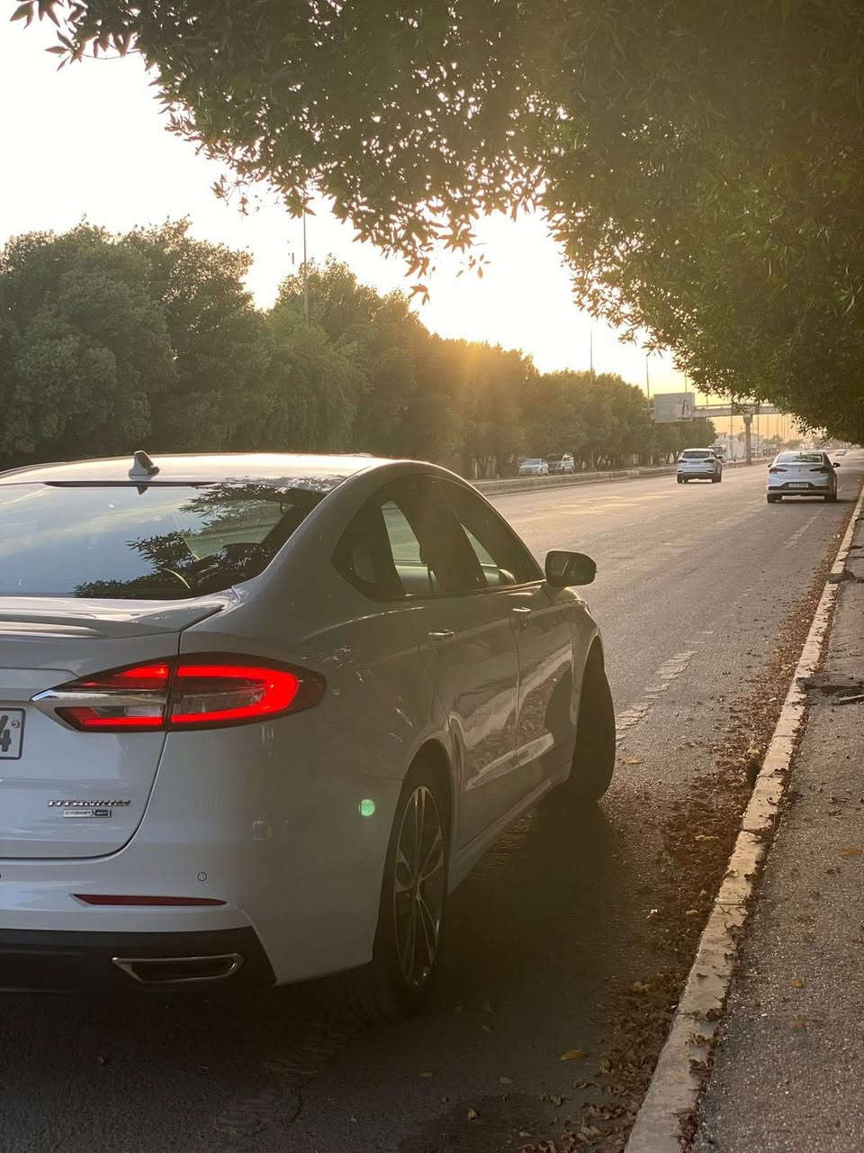 السلام عليكم
‏ (ford fusion titanium 2020 (AWD
المحرك 2000 توربو
المسافة المقطوعة 103 mi

مواصفات التيتانيوم :-
- دخول ذكي
- حساس استشعار المطر
- نظام النقطة العمياء
- نظام المحافظة على المسار
- مرآة التعتيم التلقائي
- ويل قياس 19 
- رادار
- حساسات
- كير ماوس
- بصمة
- مقاعد كهرباء + تبريد + تدفئة
- تدفئة المقود
- شفتات في المقود
- خزن ميموري
- فتحة سقف
- تشغيل عن بعد

السعر :  148 ورقة 
صور الضرر مُدرجة مع الصور مع وجود كلير بالجاملغ الخلفي من امريكا شرط بدون معجون او ضرر
مكان السيارة - الانبار
هاتف :- 
***********
