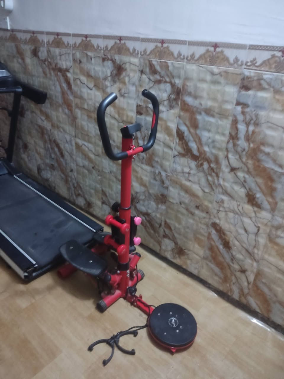 اجهزة رياضية نظيفات وشغالات ومابيهن ضرر
جهاز الجري / 275 الف
جهاز الثاني / 80 الف
العنوان / المسيب
وهذا رقم راعيتهن / ‏‪***********‬‏
