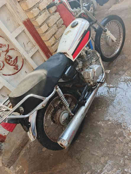 نامه للبيع مكاني سوق الشيوخ كلك كلك كلك مفتوحه الدراجه محرك خير من الله السعر 300 وبيها مجال للاستفسار ***********
