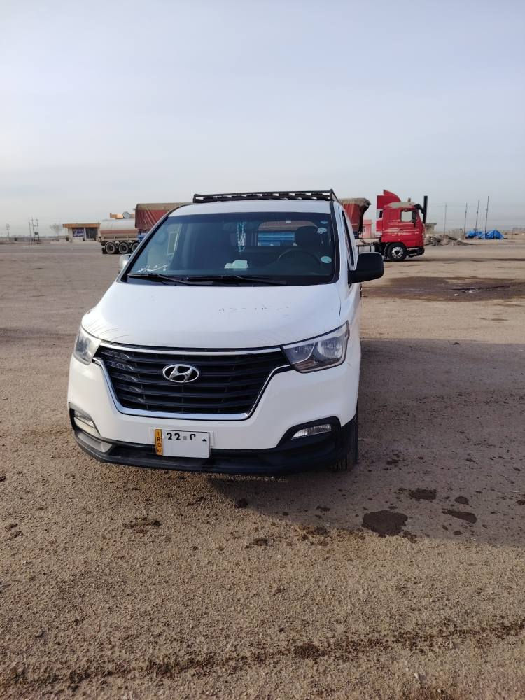 ​للبيع: هونداي H1 موديل 2021 (فان)
• الموديل: 2021
• اللون: أبيض
• الممشى: 102,000 كم
• ناقل الحركة: كير عادي
​المواصفات والإضافات:
• أرضية مغلفة بالكامل "جكر بليت" ألمنيوم.
• شاشة نظام "تسلا" مع كاميرا خلفية.
• دوشمة جديدة بالكامل وتغليف السقف (تنتة) نايلون.
​حالة السيارة: نظيفة وجاهزة للاستخدام.
​السعر: 235 ورقة
للتواصل: ***********
