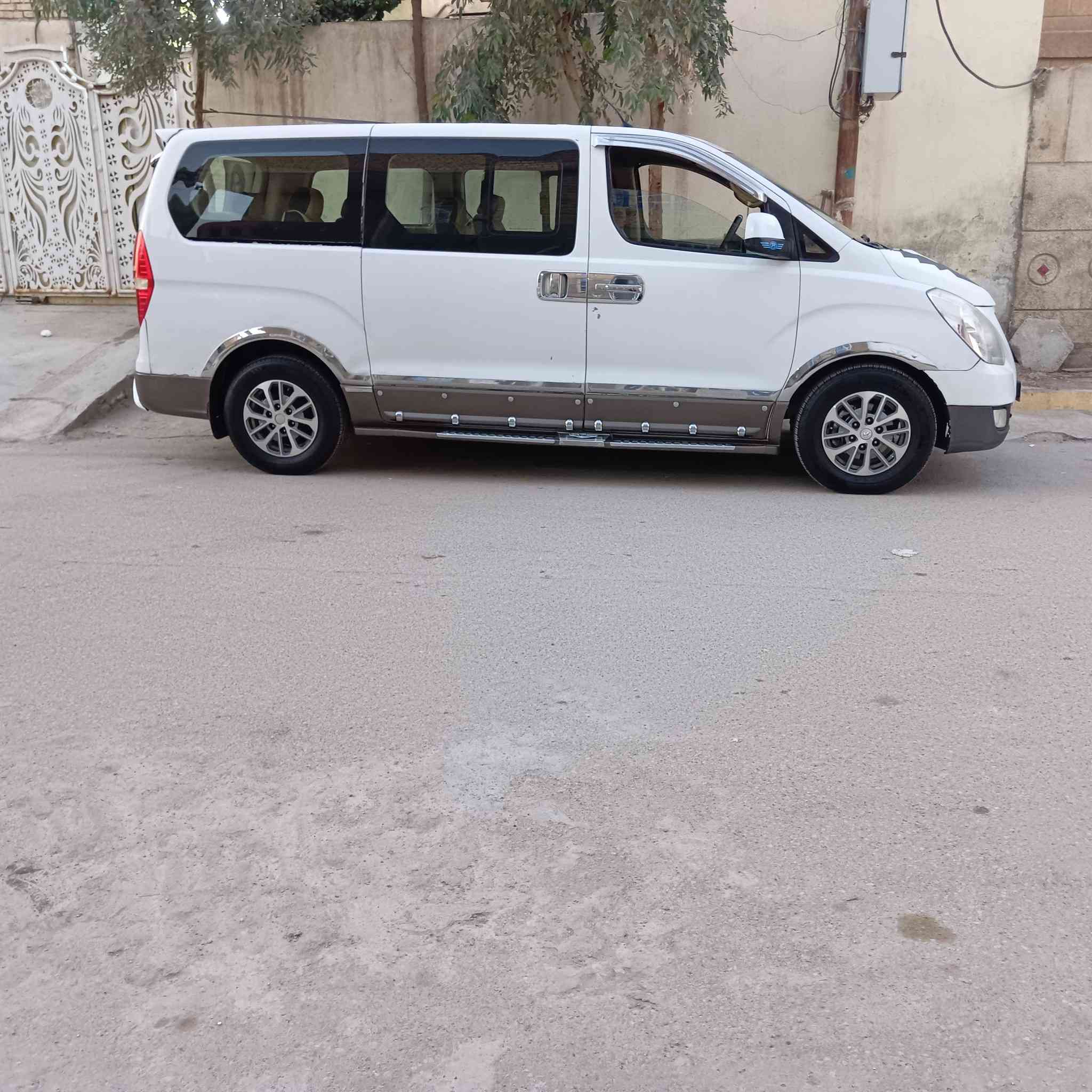 السلام عليكم للبيع موديل 2013 
مفتوح امحور امسكر سبلاين 
بسمي تحويل ابيومك  بيه طخات عل بارد 
السياره كامله من حداديه مكينه او كير او تخم تاير 
السعر 170او بيه مجال حك الجيه 
مكاني الناصريه الاسكان الصناعي رقمي 
*********** موجود واتساب
