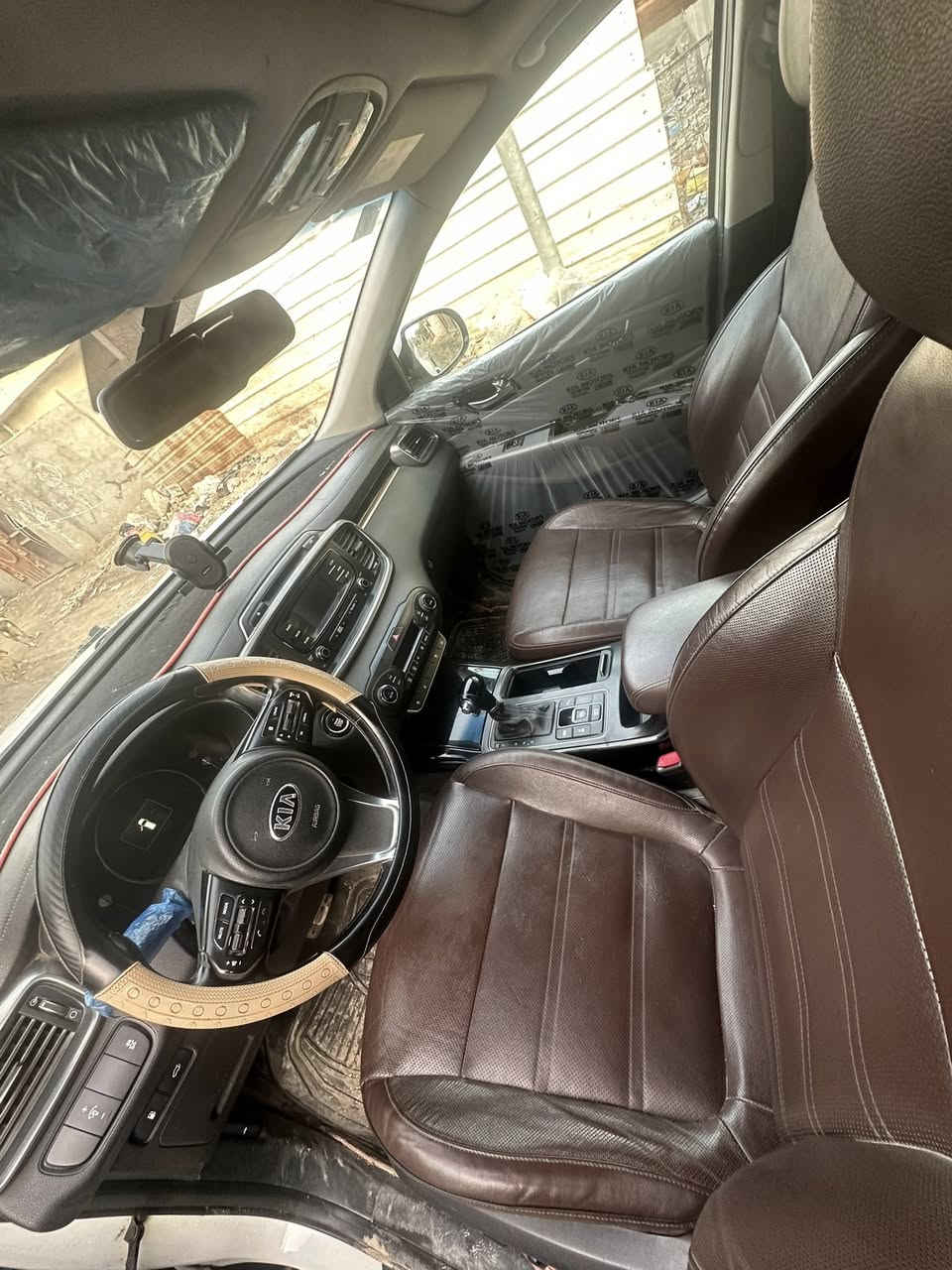 سيارة سورنتو 2016  بيها قطعه وحده الباب السيايق مبدل
ماده المقاعد : جلد
عدد المقاعد : 7
ماشيه 168
السعر 195 بيها مجال
لاستفسار : ***********
***********
