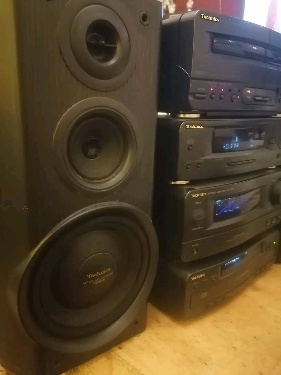 هاي فاي تكنس بحالة المصنع شغال راديو وaux  والشرايط والسي دي محتاجين صيانه


**إذا كنت صاحب هذا الإعلان وتريد حذفه لأي سبب، رجاءا أرسل رسالة إلى الدعم الفني**