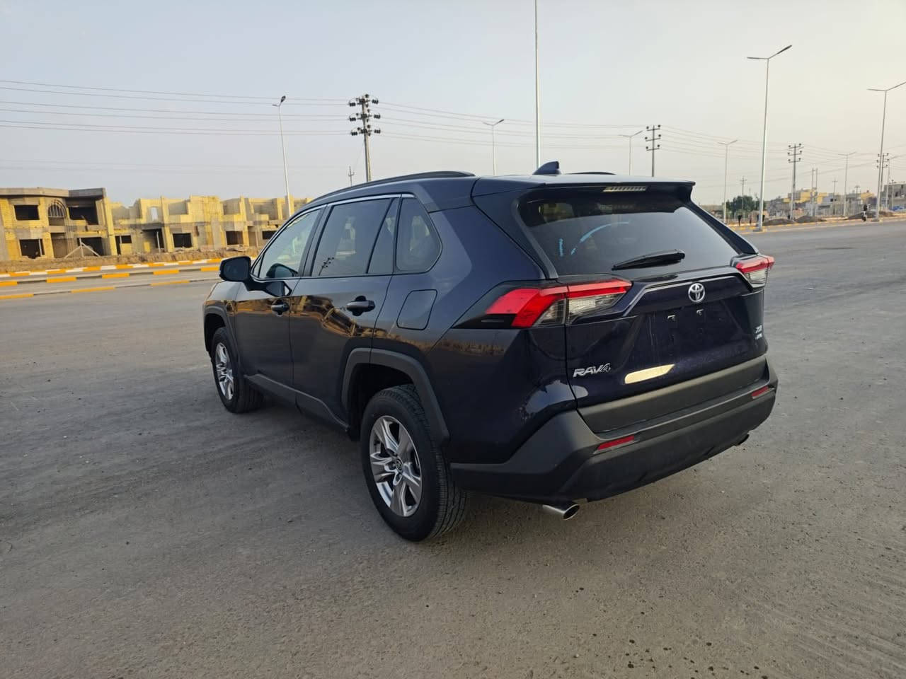 راف فور RAV4
بدون رقم

فئة XLE 
بانزين 
موديل 2023
ماشية 33 الف كيلو 
 AWDدفع رباعي  

بصمة 
دخول ذكي 
تحكم ستيرن 
كرسي كهرباء 
منظومة زينون بلادي
شاشة كبيرة 
كار بلي بلادي 
قطعتين تبريد 
5 وضعيات(ايكو-سبورت-نورمال- جبلي-ثلجي)
مانع انزلاق 
رادار تحديد مسار  
رادار جانبي 
رادار خلفي 
سايد بريك بصمة  
اشاير بلمري 
اوتو هولد 
ويل18
ايرباكات كلها سليمة 
حادث السياره امامي بدون شواصي 
السعر 210 $
***********
