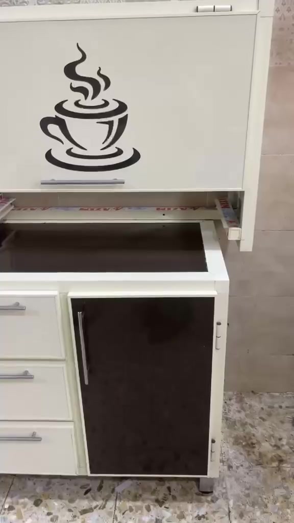 كاونتر للبيع 10متر 7قطع
سنك وزاويه وملحق وكاونتر وملحق وقاعده طباخ وقاعده ساحبه 
السعر 650 ومجال شي بسيط
***********
