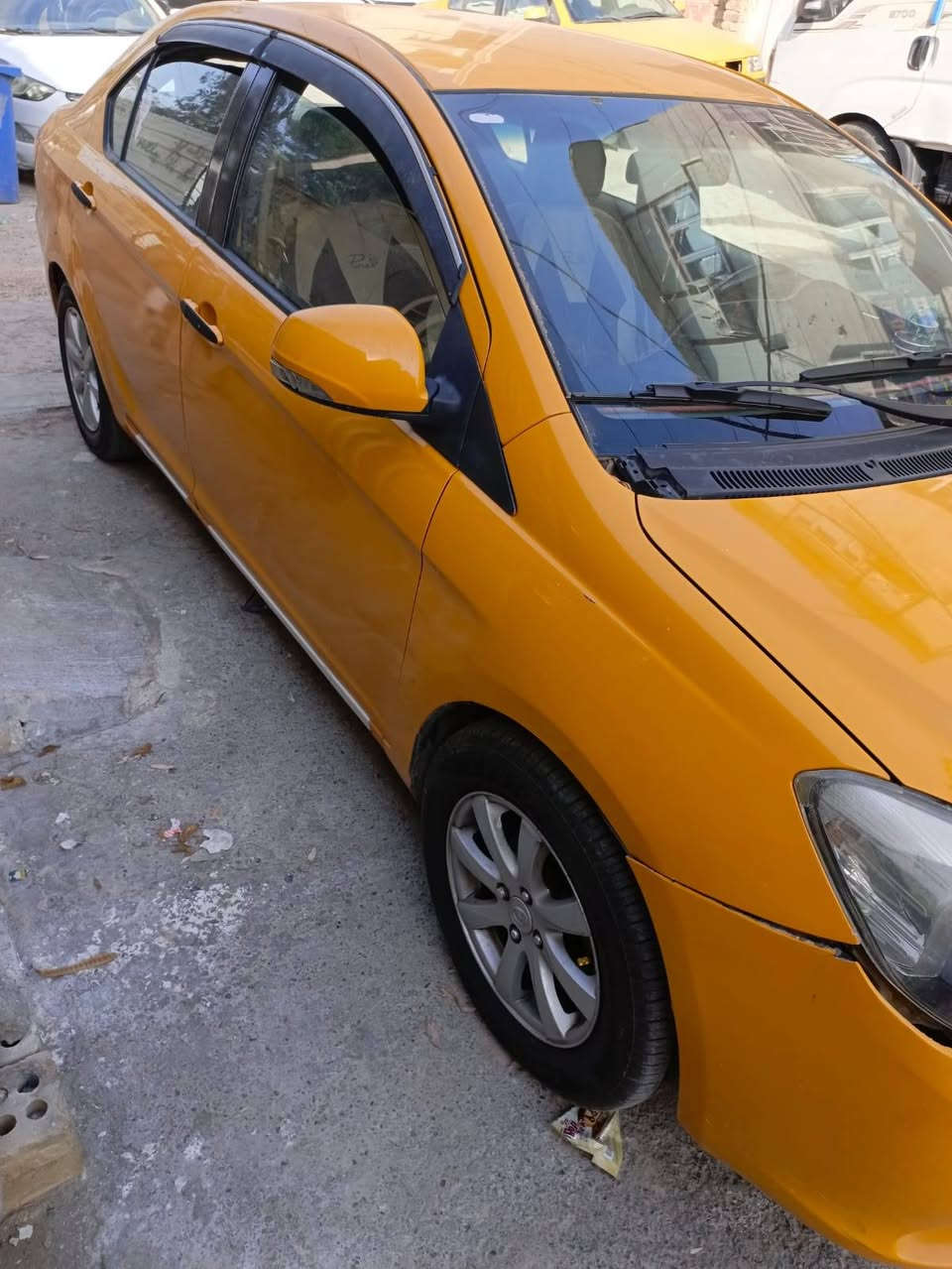 فولكس ٢٠١٣ سيارة بلادية مابيه لاتبديل لاطخة السعر ٤٥ العنوان بغداد ***********
