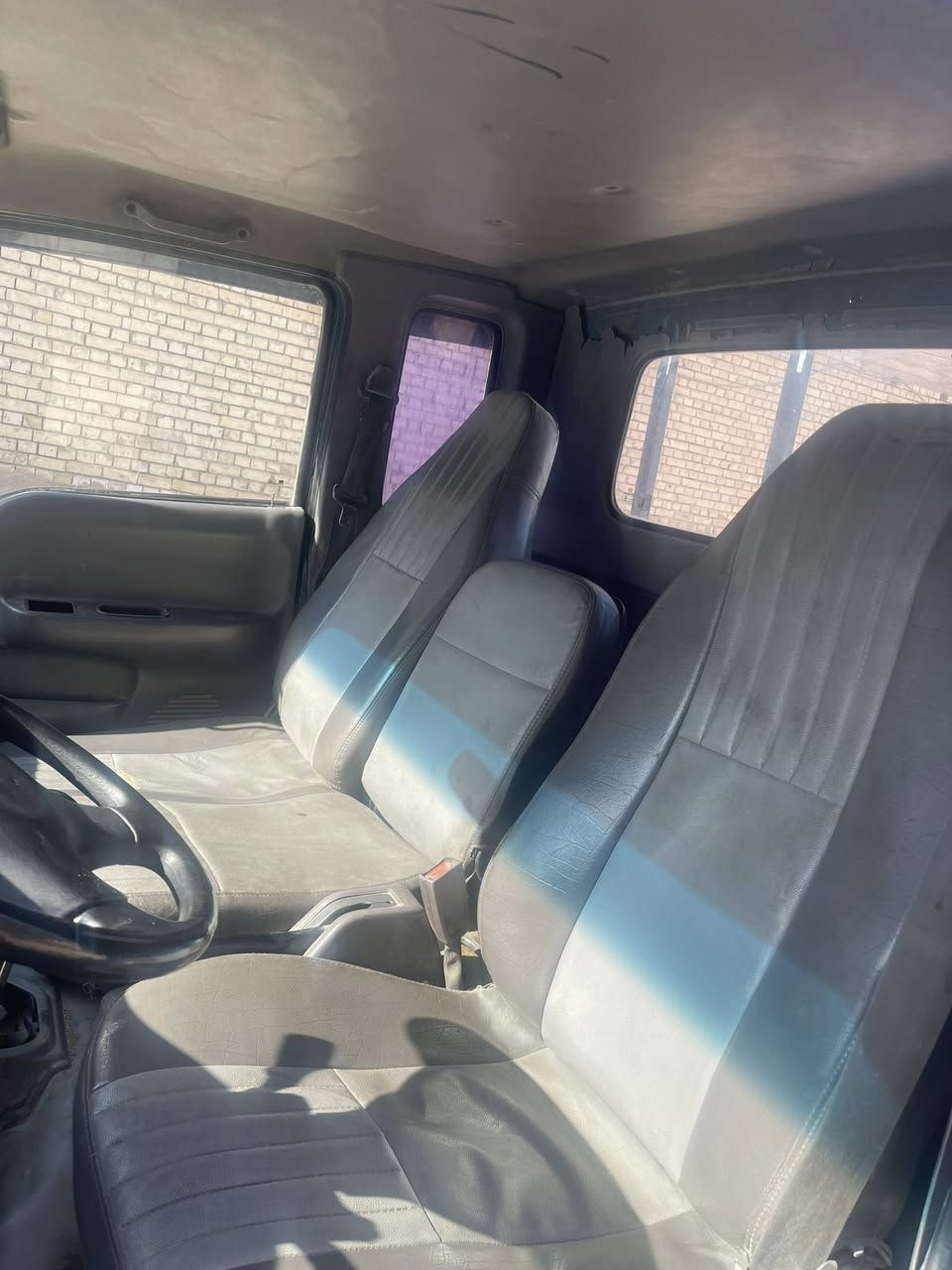 السلام عليكم
فونتيره موديل 1998

محرك وكير وأكسل والصدر جديد 

مشط +باور ستيرن مآبي نضوح 

الشاصي سليم بدون فطر او كسر 

رقم الشاصي واضح جدآ 

البليته بلاديه 

تخم تايرات جديده بيها 

بلاديه بدون ضرر او حادث او تبديل 

مصبوغه حزام للجماليه فقط اثر شخوط 

مشروع وطني تحويل مباشر 

رقم السياره نجف 

السنويه صار سنتين صاقطه التجديد علينه مو على اليشتري 

السعر 60 مكان بغداد العبيدي شارع الشهيد يوسف 

الاتصال على الرقم ***********
