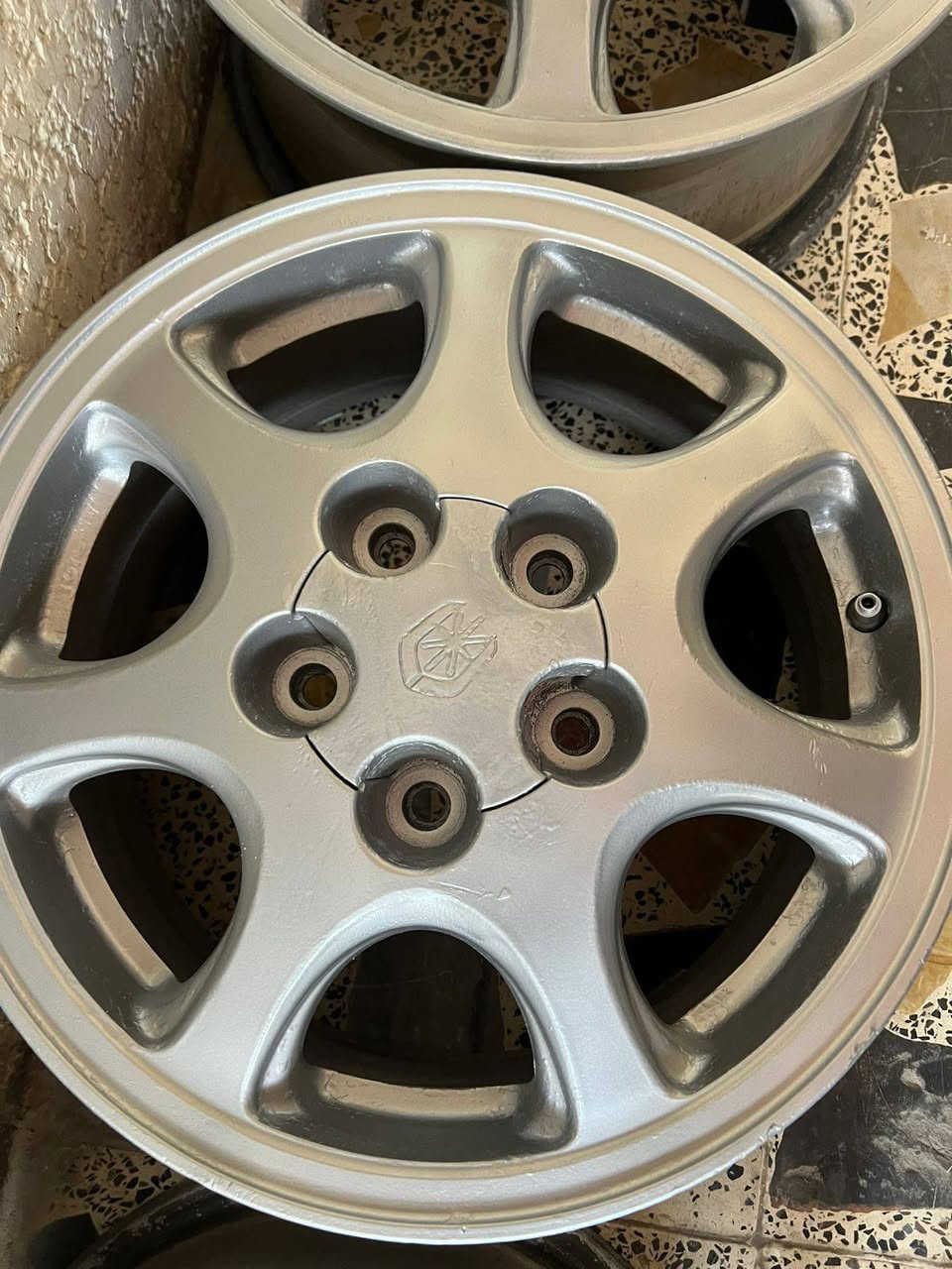 السلام عليكم ويل كب مارك نفخ لاعواج ولالحيم نضيف كلش 
السعر 150 بي مجال
***********
