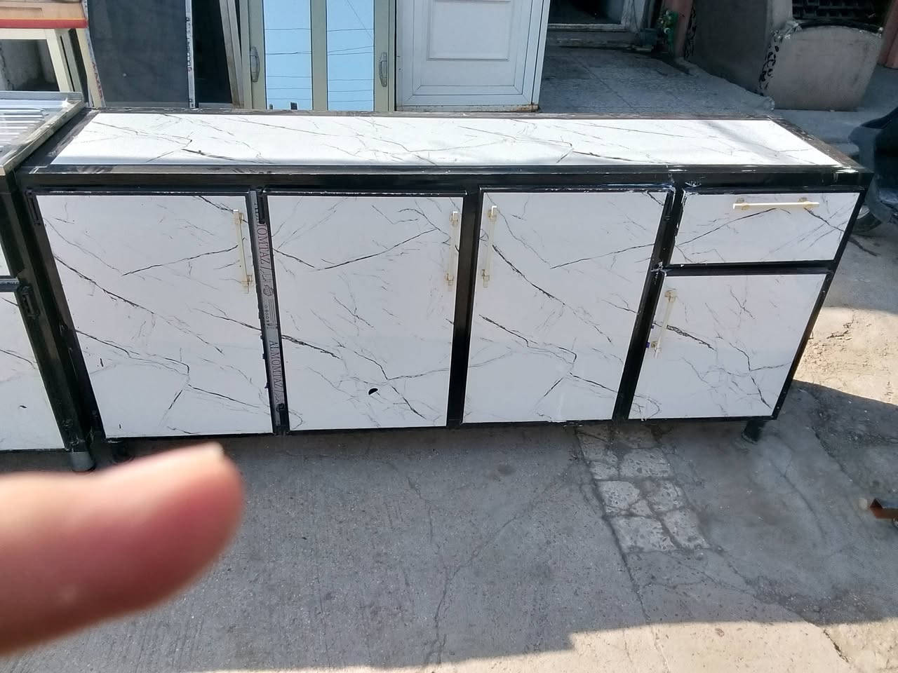 السلام عليكم ارضي 2متر+متر و نص سنك السعر 175الرقم *********** بيع مستعجل ما اجوب تعليقات
