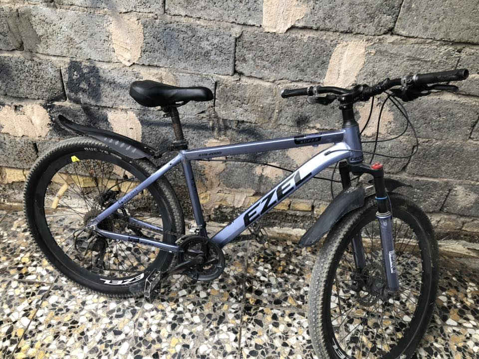 سلام عليكم بايسكل نوع ezel نضافه ٨٥% موديل 2023 هذا رقمي *********** واتساب فقط
