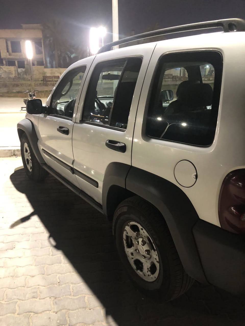 السلام عليكم
جيب ليبرتي موديل 2007 

ماشية 98 الف 

سنوية بأسمي والرقم جديد 

السيارة جاهزة من كلشي و نظيفة كلش لا قطع تبديل ولا بيها حادث 

تايرات جديدة ومنظومة تبريد جديدة 

السعر 90 وبيها مجال شوي

للتواصل واتساب او الاتصال 
 ‭‬ ‭0773 558 6880‬
