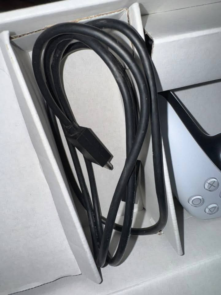 العادي جهاز نضيف  كامل ملحقاته  وياه يوبيس ٢٠٠٠ والعاب اقراص والحساب بيه العاب  وهارد خارجي 500 g ريده ب ٧٠٠


**إذا كنت صاحب هذا الإعلان وتريد حذفه لأي سبب، رجاءا أرسل رسالة إلى الدعم الفني**