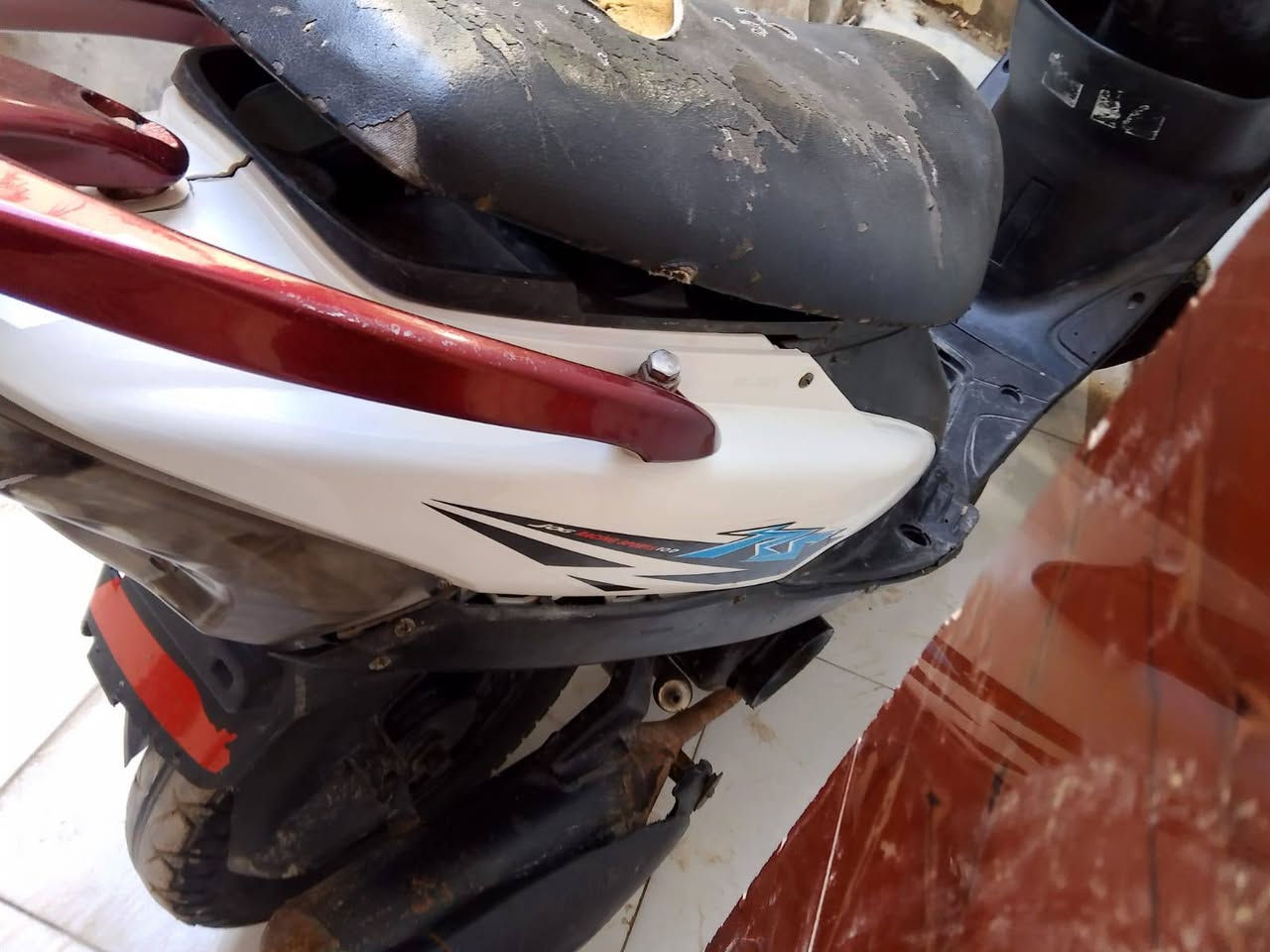 سلام عليكم عدله للبيع بيها خيط تبخير  الدراجه حلوه المكان گرنه نهيرات رقم صاحبه ‏‪***********‬‏ سعر ٣٥٠ وبيها مجال
